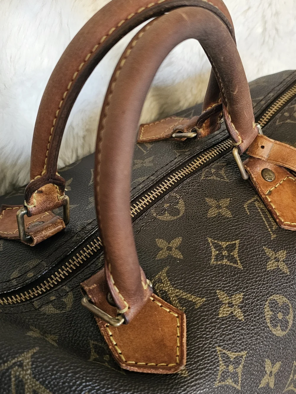 Louis Vuitton Monogram Canvas Speedy 35 - Picture 5 of 16